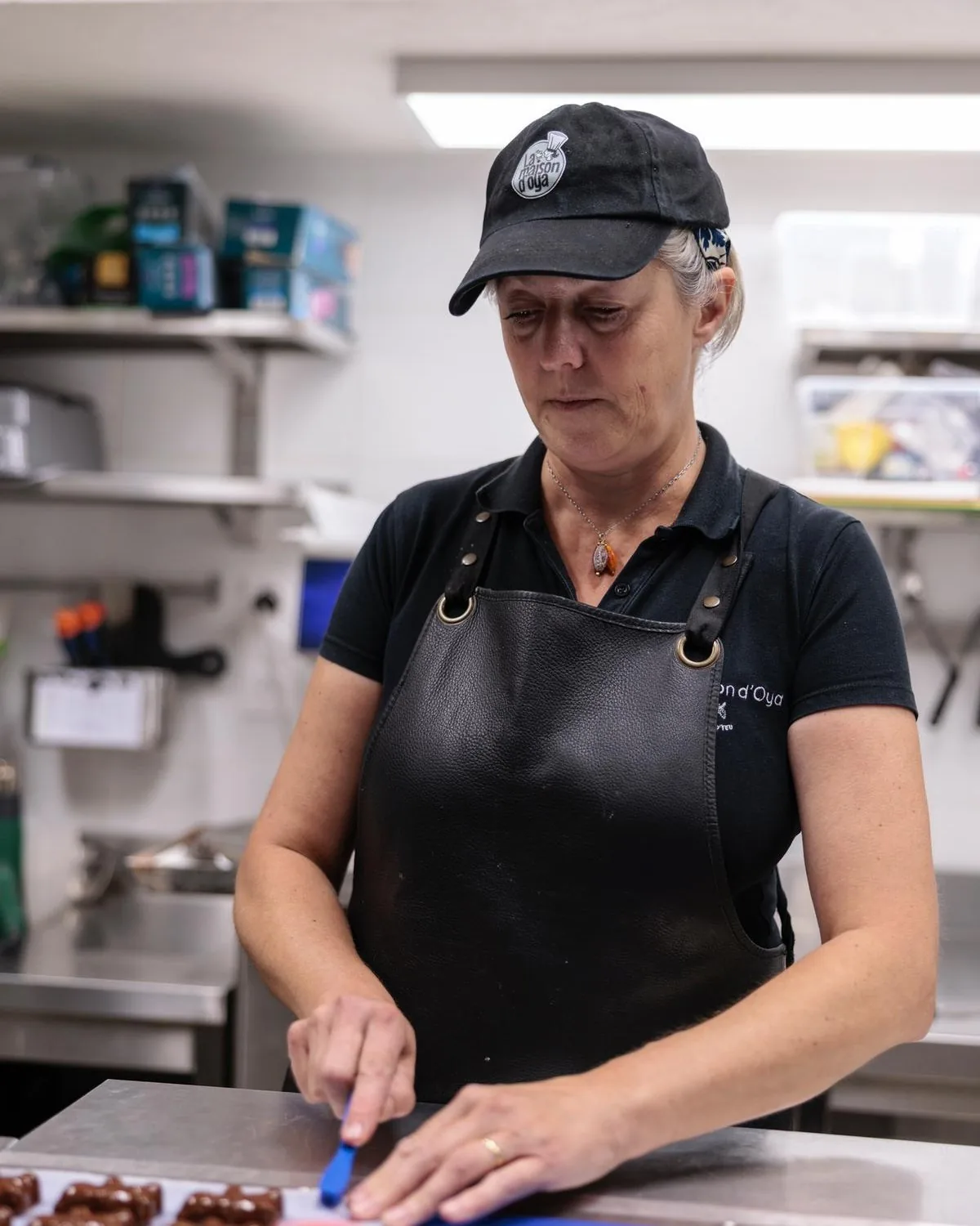 Fabrication de chocolats dans l'atelier