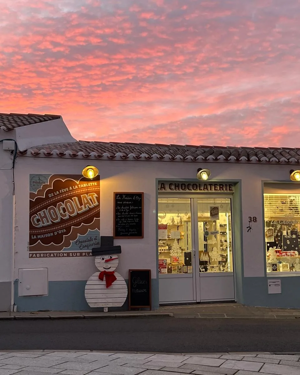 Façade de la Maison d'Oya à Port Joinville